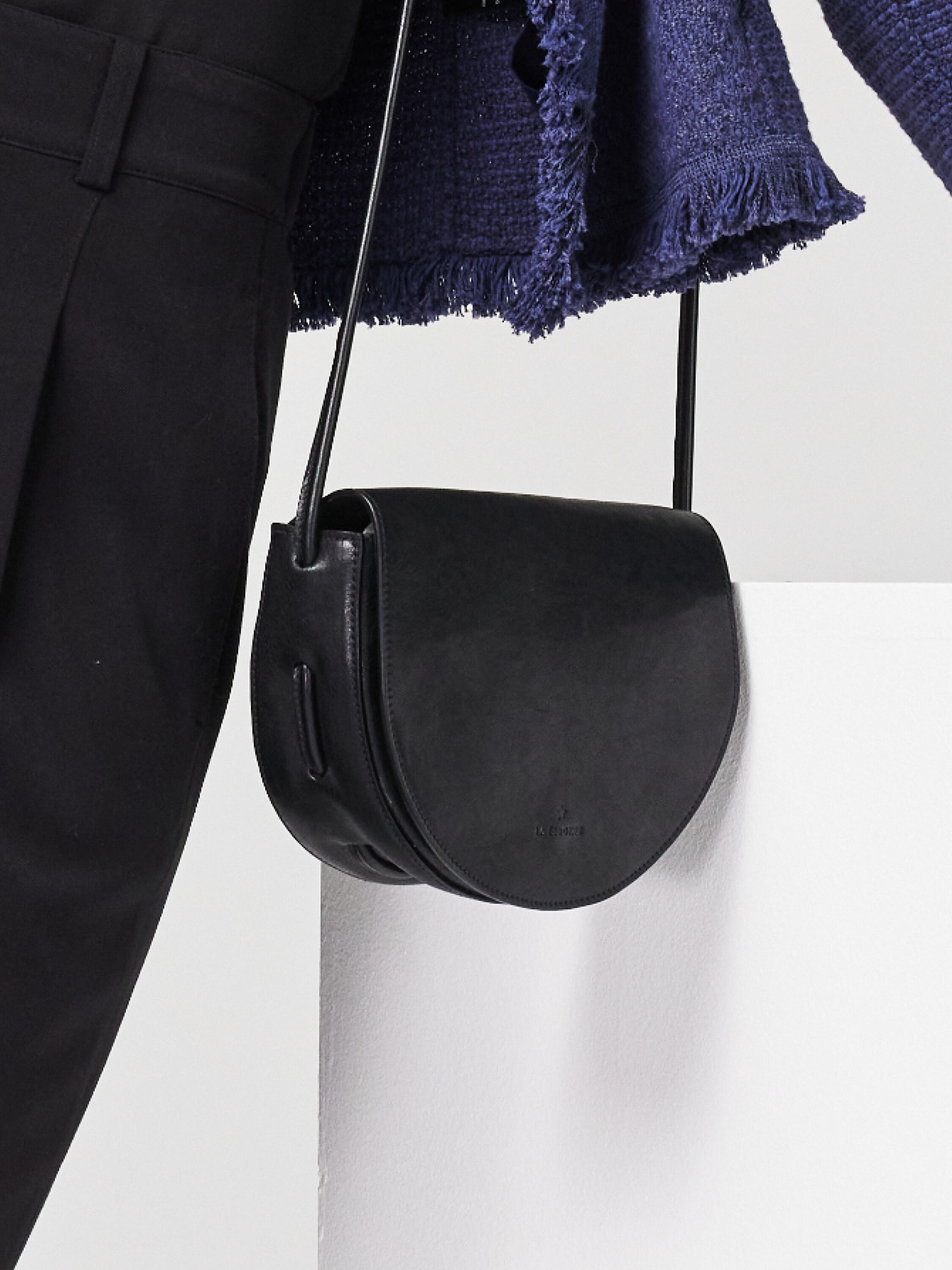 Il Bisonte - Small Half Moon Crossbody Bag | NIC+ZOE